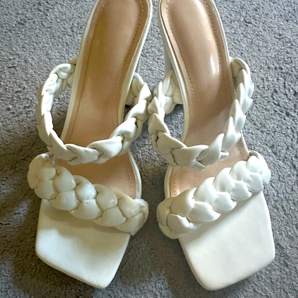 Women’s shoes